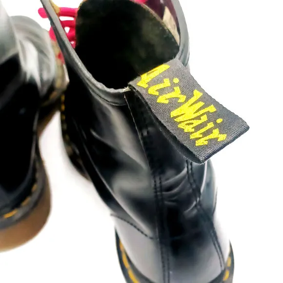 Dr. MARTENS Made in England Black Leather Combat Boots Women’s 9  Vintage Grunge