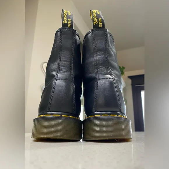 Dr. Martens Men’s 8-Eye Combat Boots Size 9 Black Leather EUC