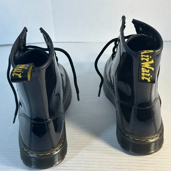 Dr Martens New Shiny Black M-9 L-10