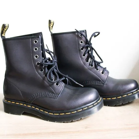 Dr. Marten’s NWOT Women’s 1460 Airwair Combat Boots in Purple/Burgundy, Size 6