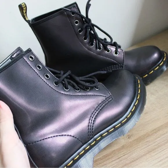 Dr. Marten’s NWOT Women’s 1460 Airwair Combat Boots in Purple/Burgundy, Size 6