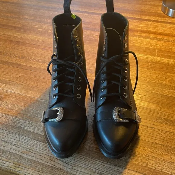 DR. MARTENS RARE COUNTRY WESTERN COMBAT BOOTS 8