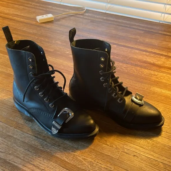 DR. MARTENS RARE COUNTRY WESTERN COMBAT BOOTS 8