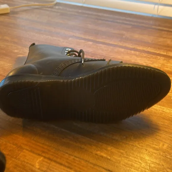 DR. MARTENS RARE COUNTRY WESTERN COMBAT BOOTS 8