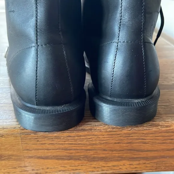 DR. MARTENS RARE COUNTRY WESTERN COMBAT BOOTS 8