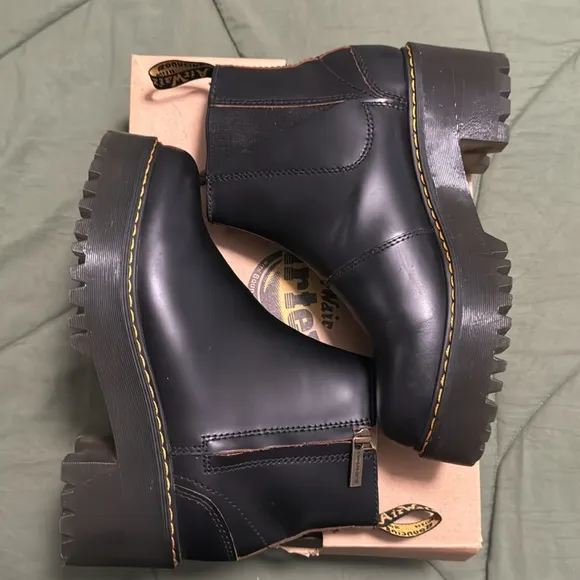 Dr. Martens Rometty II Chelsea Boot