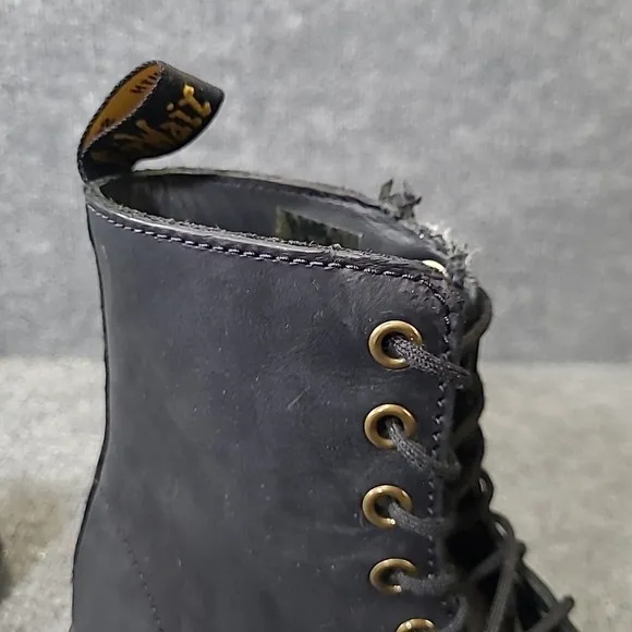 Dr. Martens Shriver Hi Leather Lace-Up Platform Women's Sz 7 Combat Boot *Flaws