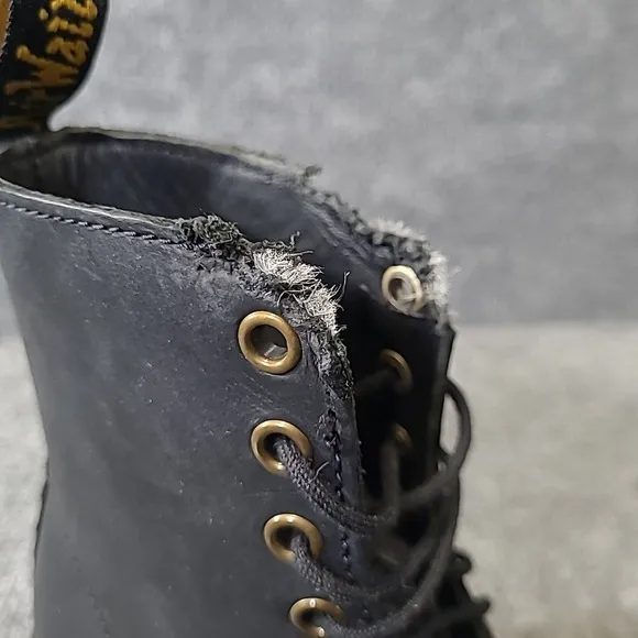 Dr. Martens Shriver Hi Leather Lace-Up Platform Women's Sz 7 Combat Boot *Flaws