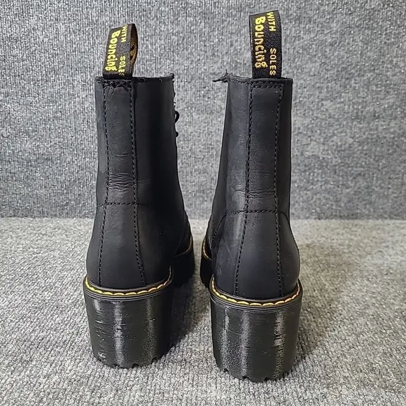 Dr. Martens Shriver Hi Leather Lace-Up Platform Women's Sz 7 Combat Boot *Flaws