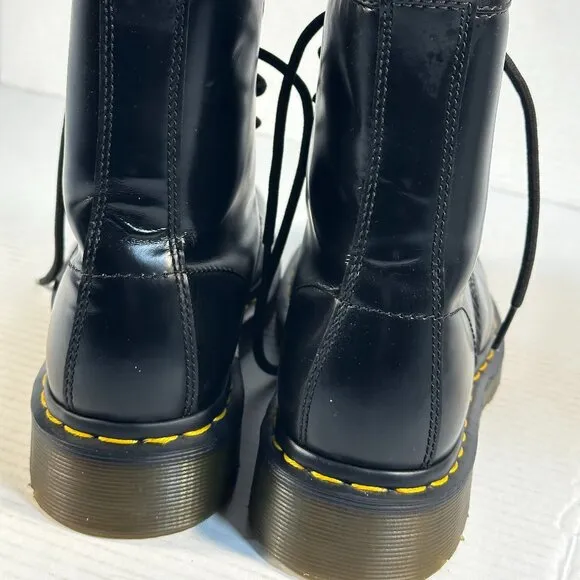 Dr. Martens Size  M-6 or L-7 Black Leather Boots