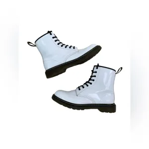 Dr. Martens Size Youth 6 / Woman's 7, White Boots