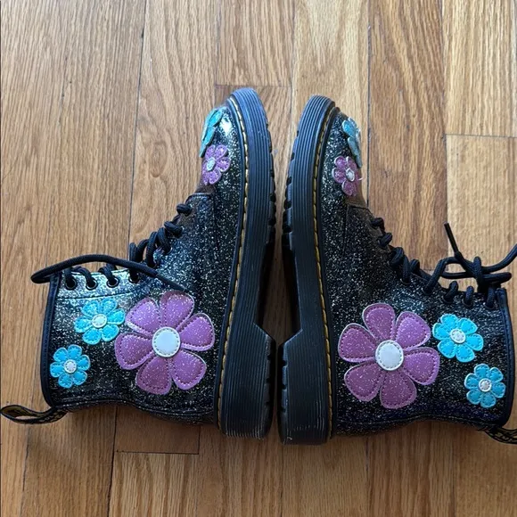 Dr Martens sz girls 1 Floral Black Glitter Combat Boots great pre owned cond