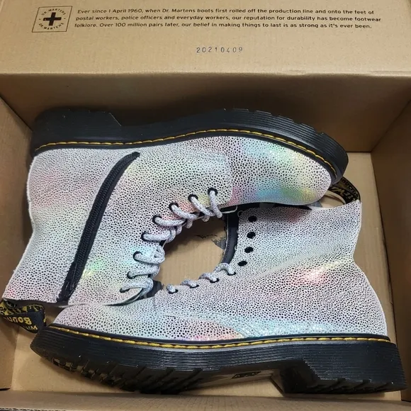 Dr. Martens Unisex Kids 1460 Pascal Y Rainbow Boots