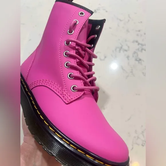Dr. Martens Unisex Men’s SZ.9/Women’s SZ.10 ZAVALA Leather Pink Combat Boots New