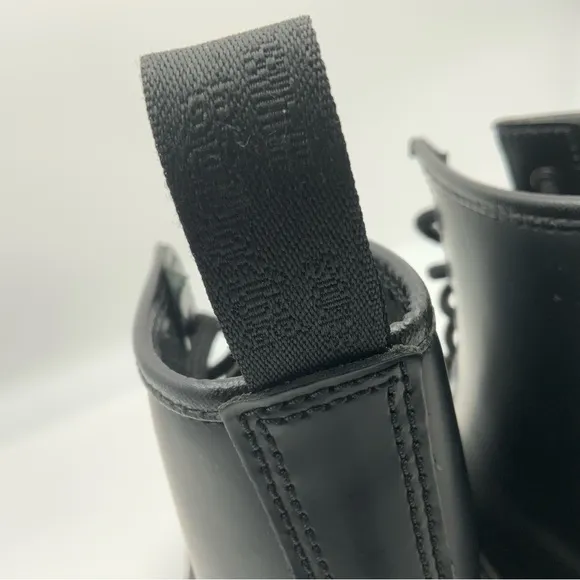 Dr, Marten’s USM/6 1460 Mono Smooth 8-Eyelet Black Leather Combat Boots.