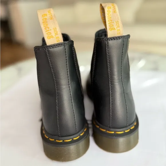 DR. MARTENS VEGAN 2976 FELIX CHELSEA BOOTS, WOMENS 9 / MENS 8, NO BOX