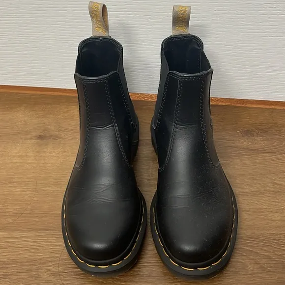 Dr Martens Vegan Felix Chelsea Doc Martens | Gently worn |