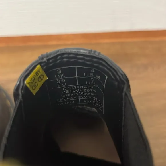 Dr Martens Vegan Felix Chelsea Doc Martens | Gently worn |