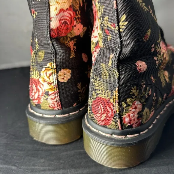 Dr. Martens Victorian 1460 Flowers Floral Pascal Rose Combat Boots Pink RARE 6