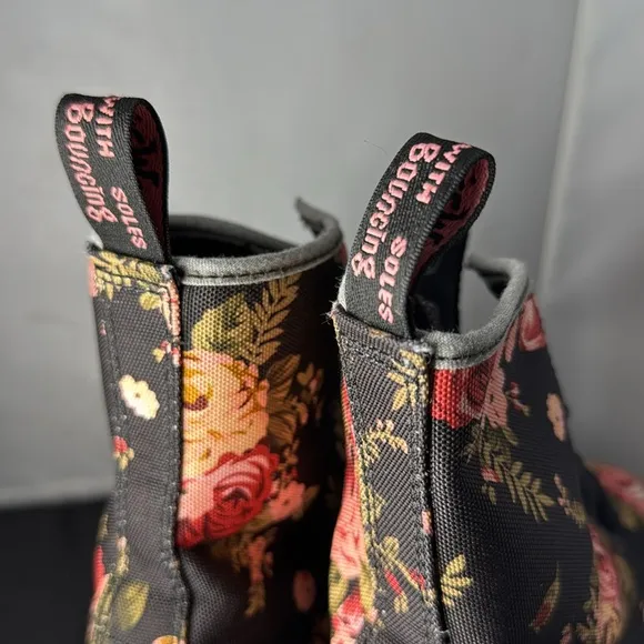 Dr. Martens Victorian 1460 Flowers Floral Pascal Rose Combat Boots Pink RARE 6