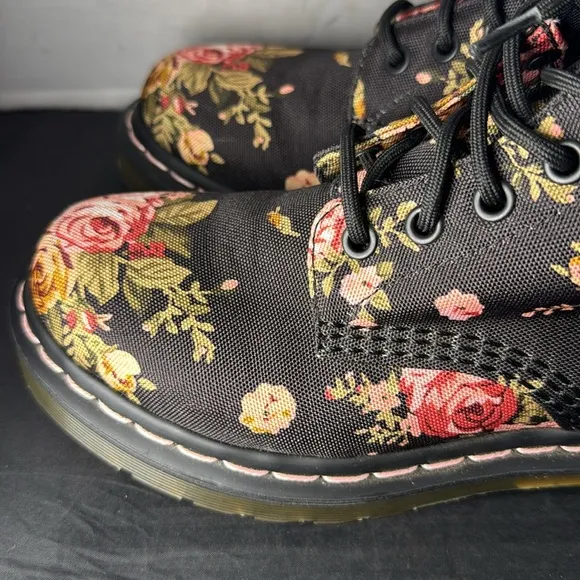 Dr. Martens Victorian 1460 Flowers Floral Pascal Rose Combat Boots Pink RARE 6