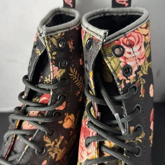 Dr. Martens Victorian 1460 Flowers Floral Pascal Rose Combat Boots Pink RARE 6