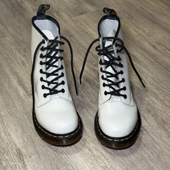 Dr.‎ Martens white combat boots size 7