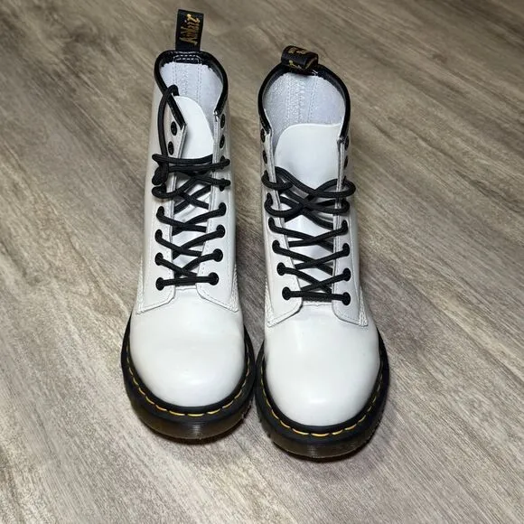 Dr.‎ Martens white combat boots size 7