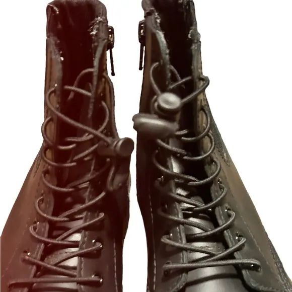 DR. MARTENS YOUTH Black Drawsrring Front Lace Up Air Cushion Combat Boots-SIze 4