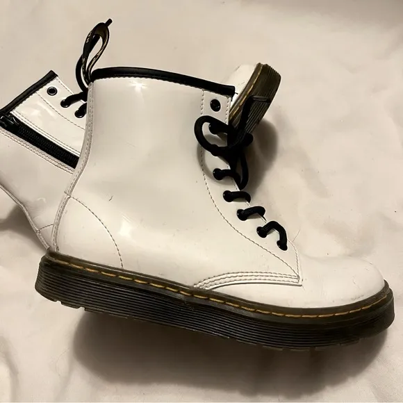 Dr Martens Zavala jr white patent leather combat boots