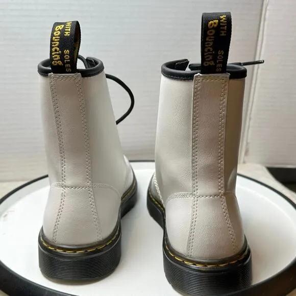 Dr. Martens Zavala White Boots, Women’s Size 8 (EU 39)