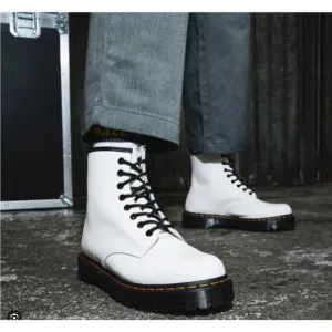 Dr. Martens Zavala White Boots, Women’s Size 8 (EU 39)
