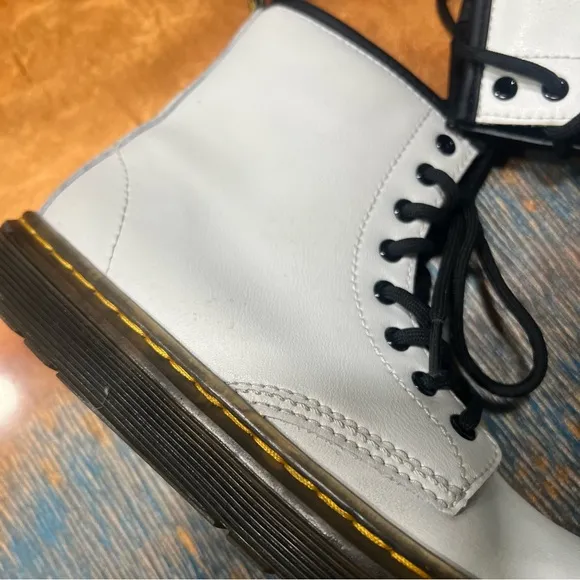 Dr. Martens Zavala White Leather Boots size 2 Combat Moto Grunge
