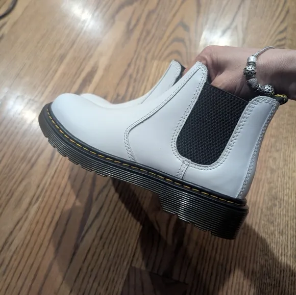 Dr. Martens 2976 Chelsea Boot
