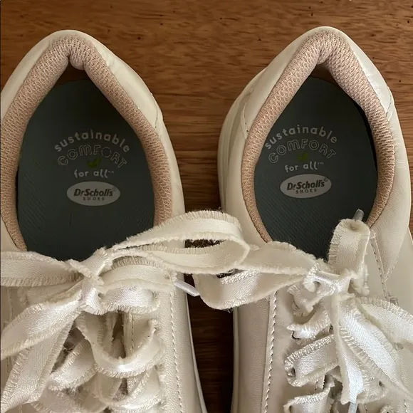 Dr. Scholl's Cream Sneakers Low-Top Lace-Up