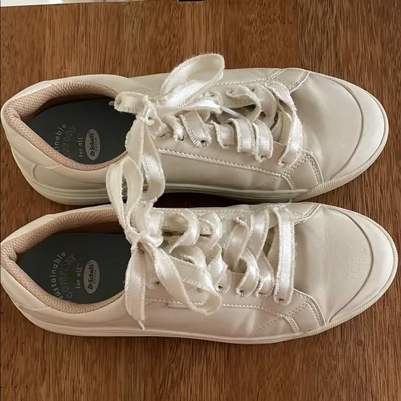 Dr. Scholl's Cream Sneakers Low-Top Lace-Up