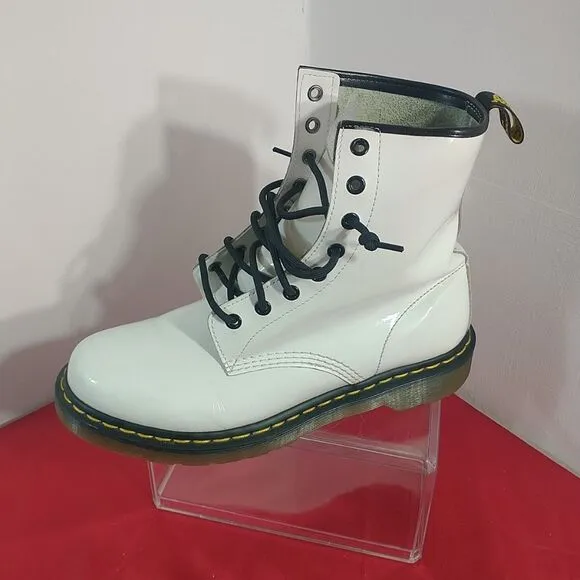Dr. Doc Martens 1460 Womens Size 10 White Patent Leather 8 Eyelet Combat Boots.