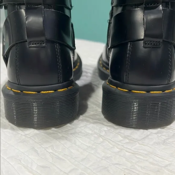 Dr.Martens Jaimes Leather Harness Chelsea Boot Black Leather Boots unisex