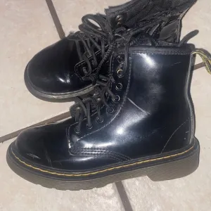 Dr.Martens patent leather boots