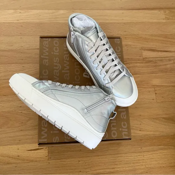 DR.SCHOLL'S Silver Time Off High Top Platform Sneakers Women's Size US 6.5 New