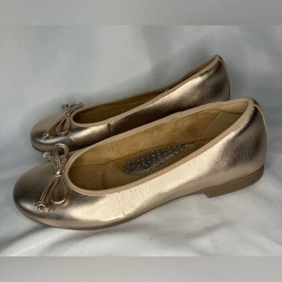 Earth Allegro Rose Gold Ballerina Flats Leather Upper Rubber Sole Size 6.5 Bow