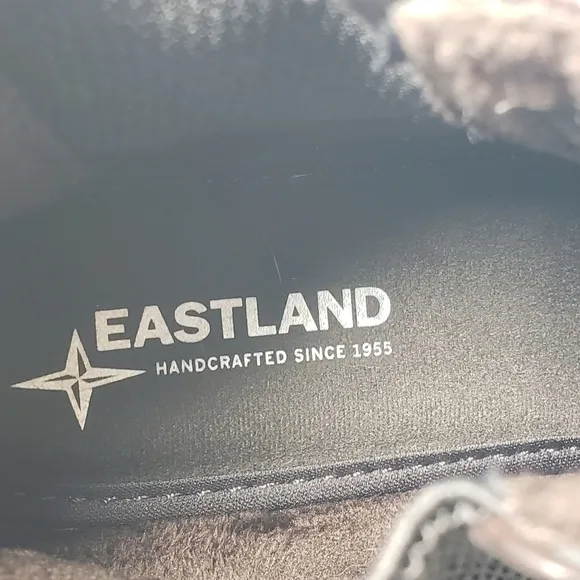 Eastland Jasmine Chelsea Brown Closed Toe Ankle Boots Sz 8W