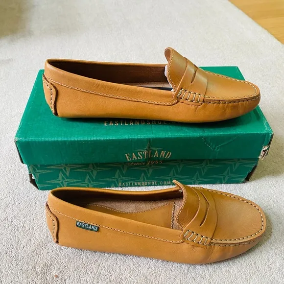 EASTLAND Leather Flat Loafers