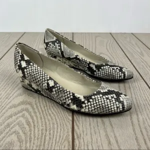 Easy Spirit Abelle Leather Almond Toe Low Wedges 6.5M Black &amp; White Snake Python