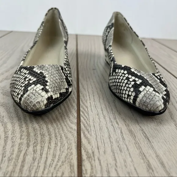 Easy Spirit Abelle Leather Almond Toe Low Wedges 6.5M Black &amp; White Snake Python