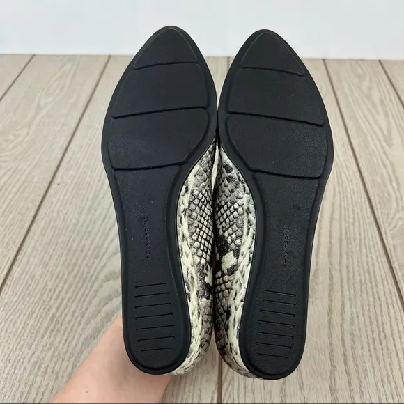 Easy Spirit Abelle Leather Almond Toe Low Wedges 6.5M Black &amp; White Snake Python