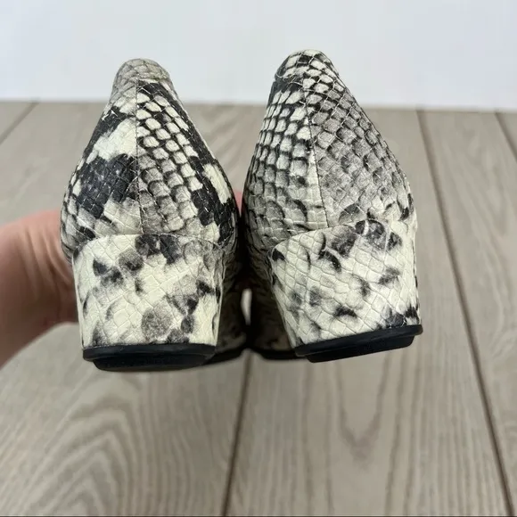 Easy Spirit Abelle Leather Almond Toe Low Wedges 6.5M Black &amp; White Snake Python