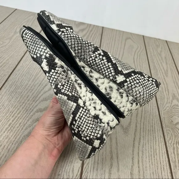 Easy Spirit Abelle Leather Almond Toe Low Wedges 6.5M Black &amp; White Snake Python
