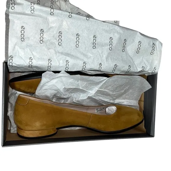 ecco Anine (NWT) Suede Leather Ballet Flats, Size 10