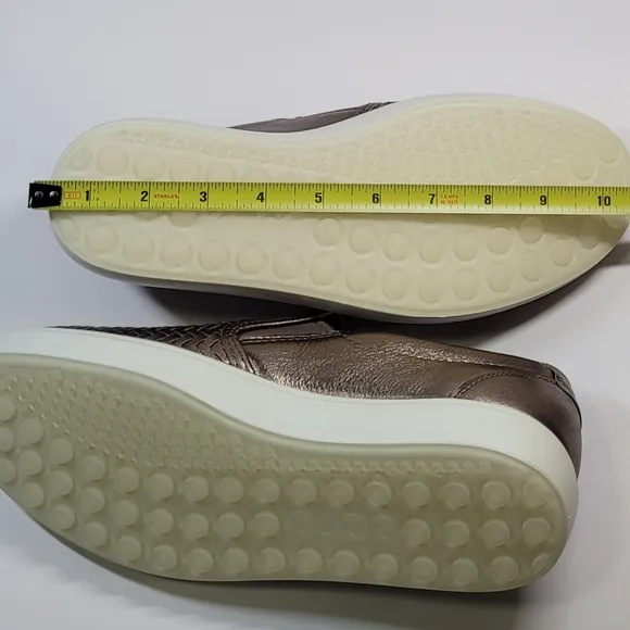 Ecco Brown and White Loafers Slip-On Shoes